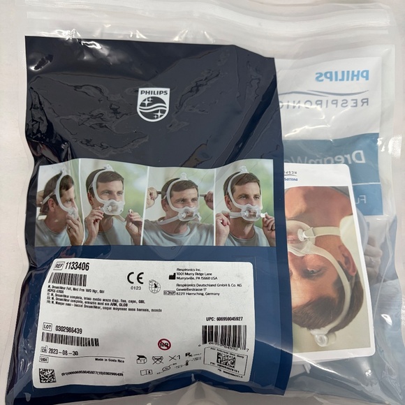 Philips Respironics DreamWear Full Face Cpap Mask Size Medium - Picture 4 of 4